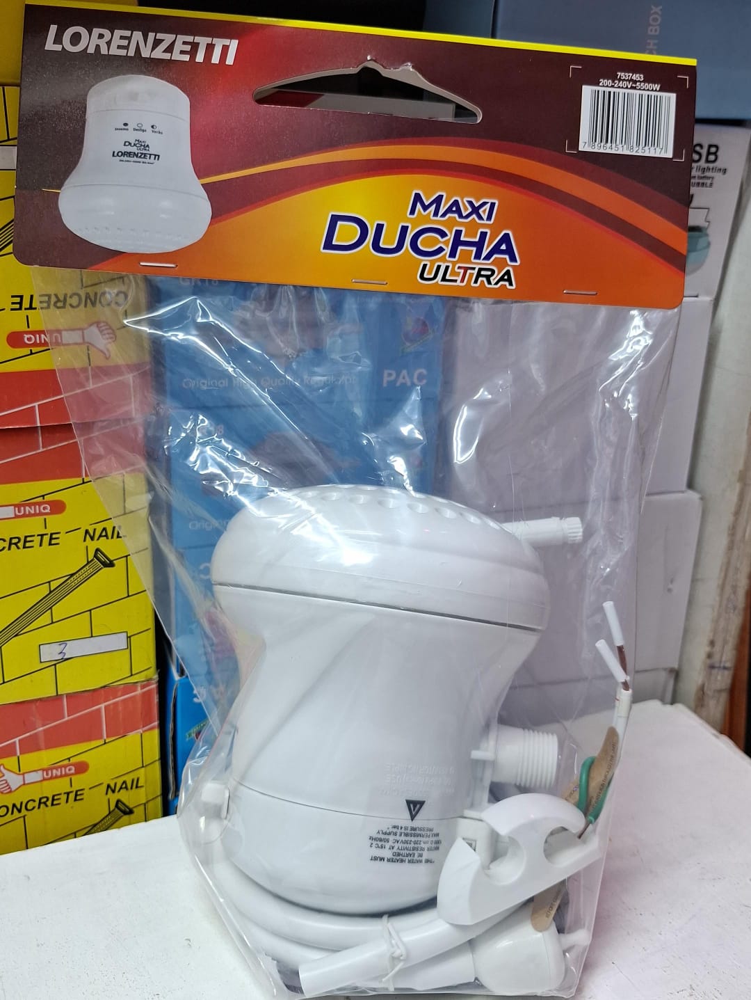 Lorenzetti Maxi Ducha Ultra instant electric shower head. 
Specifications: It has a power rating of 5500W at 220-240V and features three temperature settings (Normal, Warm, and Hot). 
Features: It inc