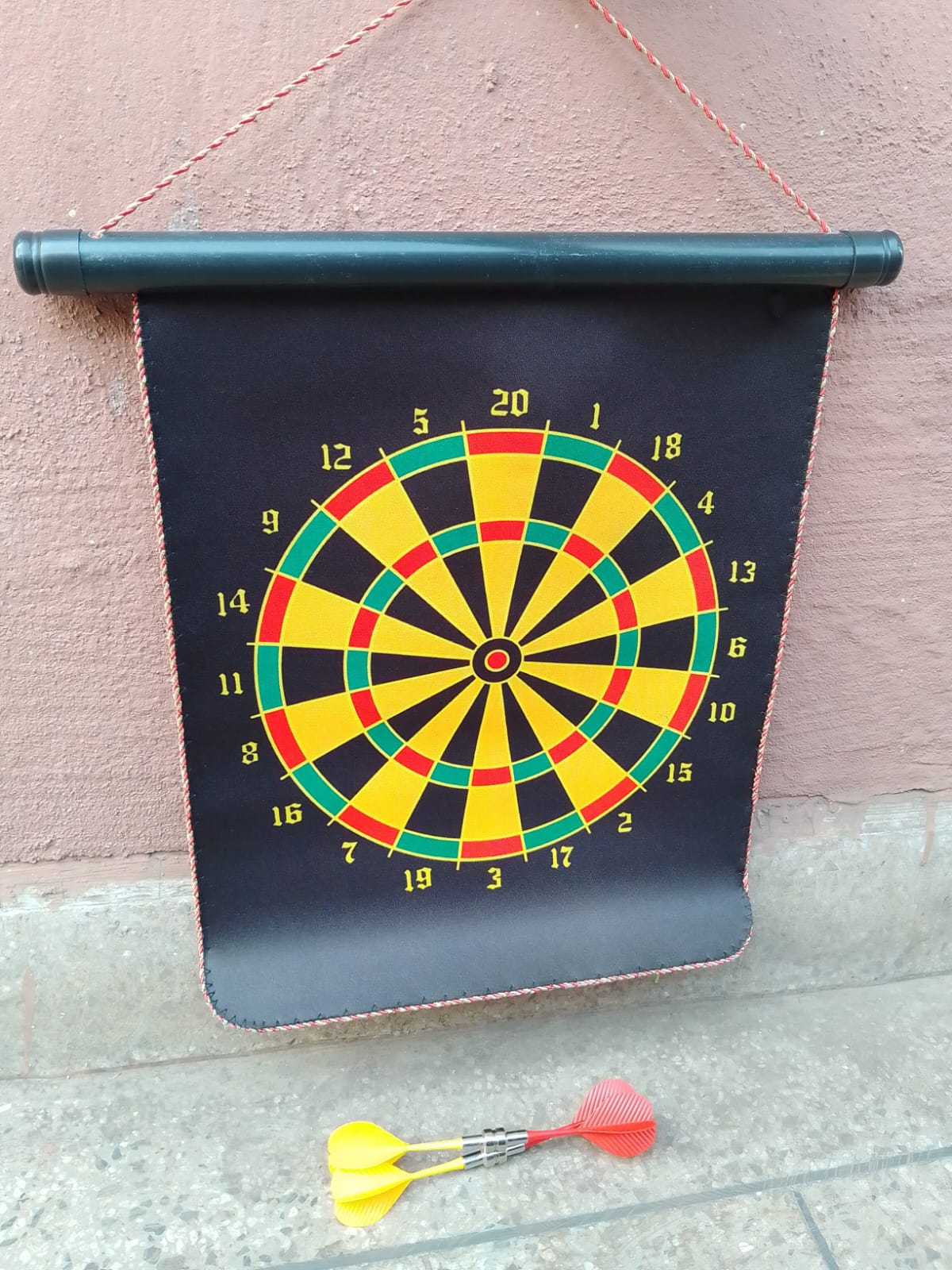 Magnetic Dart Board – Safe Fun, Sharp Aim!
Enjoy the thrill of darts without the worry! This magnetic dart board is designed for all ages, offering exciting gameplay with a safe, mess-free twist. Perf