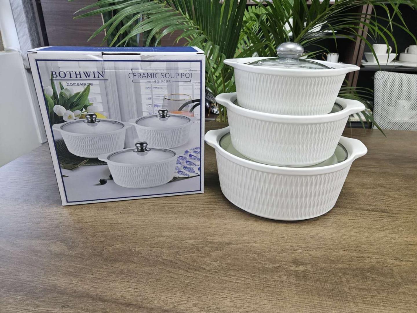 Ceramic Casserole serving dishes  with glass cover