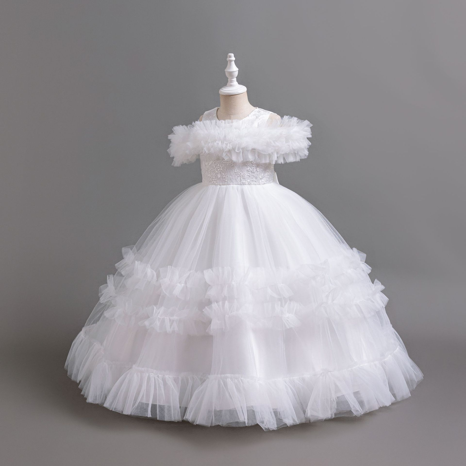 New girls' dresses in summer, round neck, shoulder mesh, fluffy skirt, princess skirt, long dress and evening dress, are suitable for birthday school party, dinner dress and performance clothes.