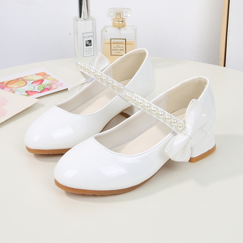 New girls' leather shoes with round heads and pearl bow princess shoes with dresses and high heels are suitable for daily casual birthday school parties and banquets.