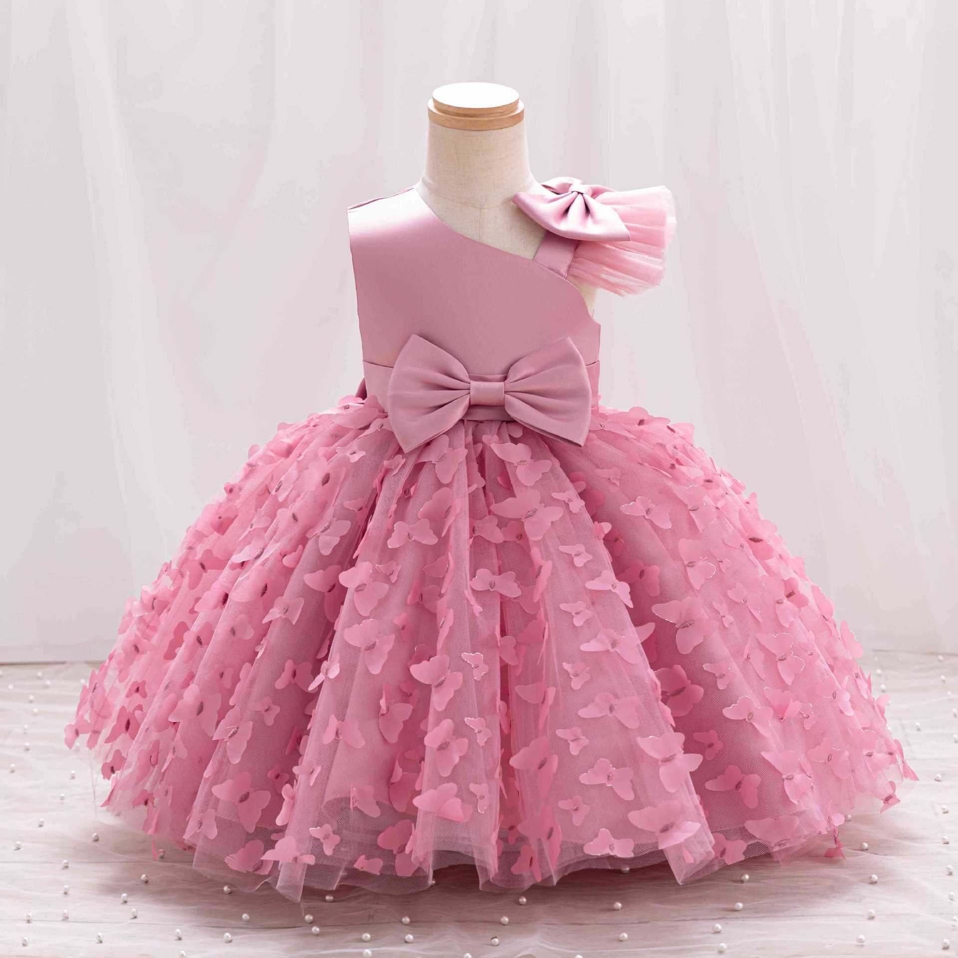 New girls' dresses in summer, round neck, flying sleeves, bow mesh and fluffy princess dress, are suitable for birthday school parties, family gatherings, dinner dresses and costumes.