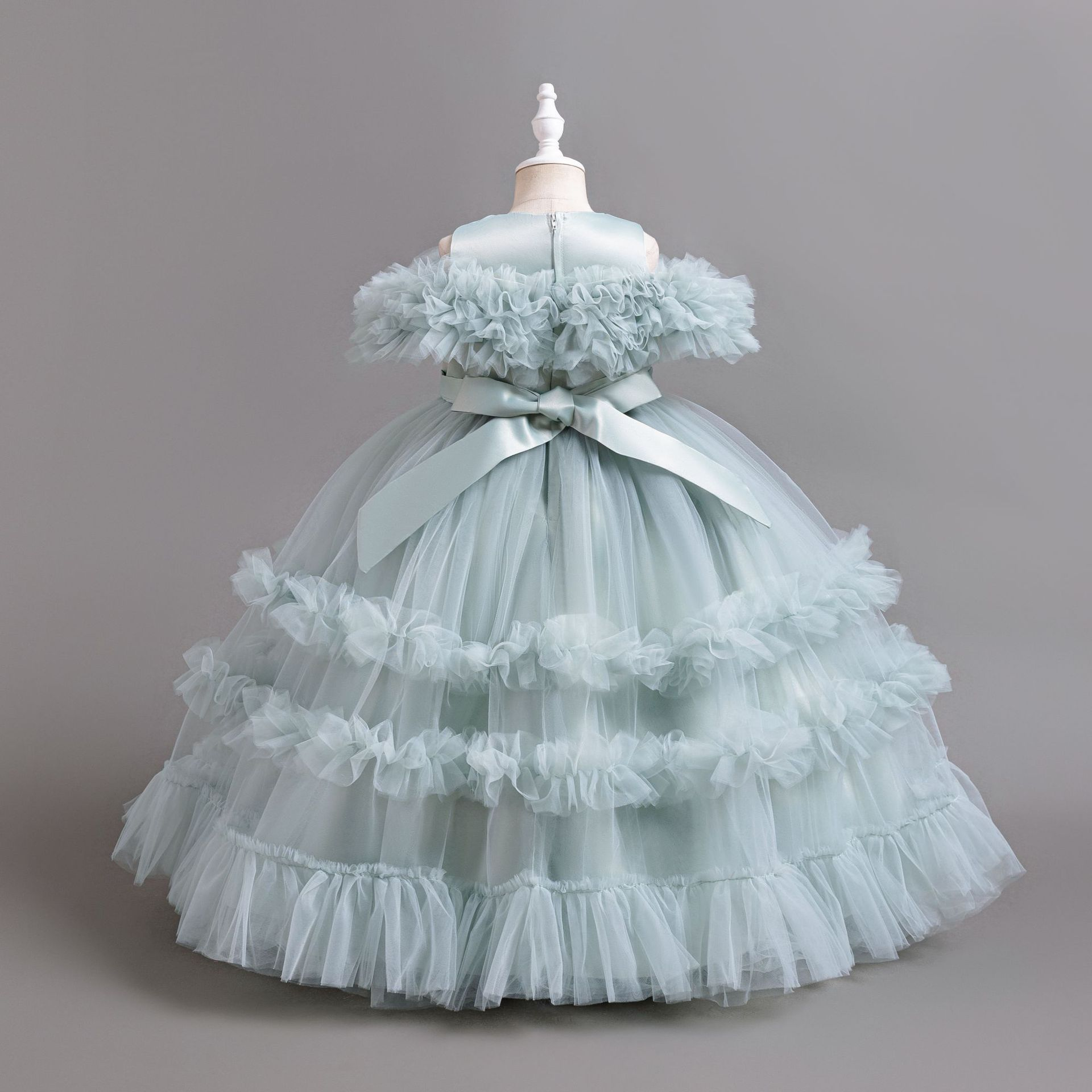 New girls' dresses in summer, round neck, shoulder mesh, fluffy skirt, princess skirt, long dress and evening dress, are suitable for birthday school party, dinner dress and performance clothes.
