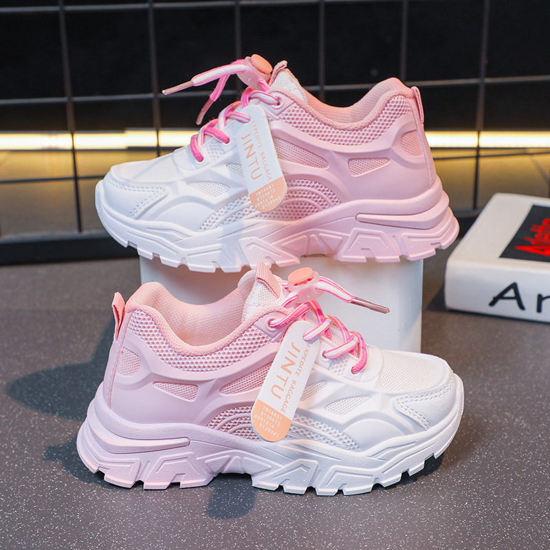 New girls' sports shoes are light, breathable, non-slip lace-up mesh soft-soled children's running shoes suitable for daily leisure sports and outdoor running training.