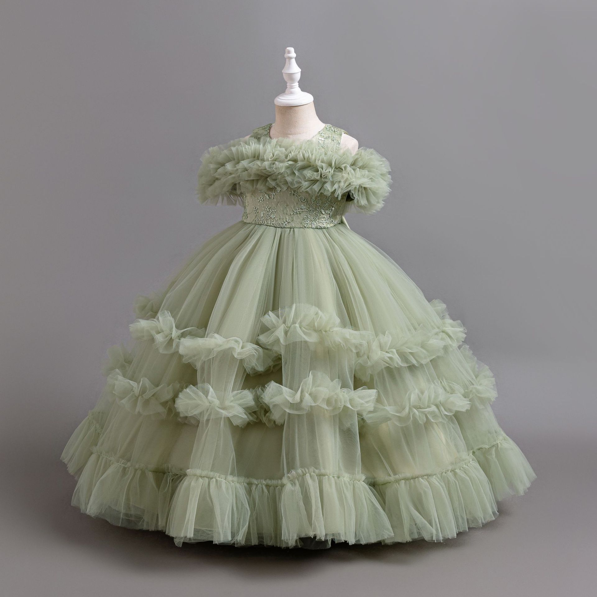 New girls' dresses in summer, round neck, shoulder mesh, fluffy skirt, princess skirt, long dress and evening dress, are suitable for birthday school party, dinner dress and performance clothes.