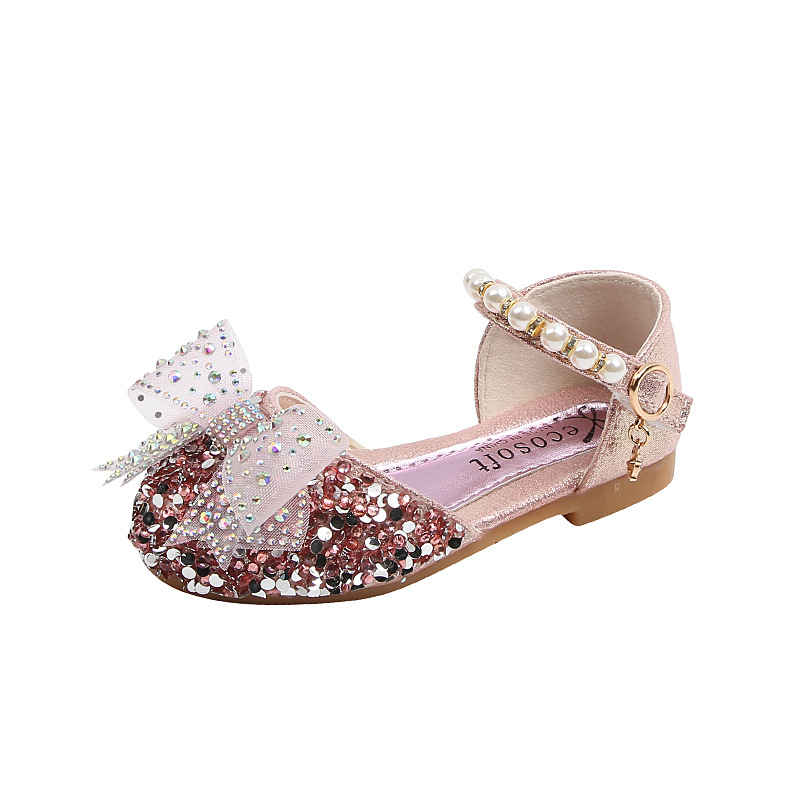 New girls' sandals, princess shoes, bows, pearl sequins and dresses, princess shoes, soft-soled shoes, are suitable for daily casual birthday, school party and dinner performances.