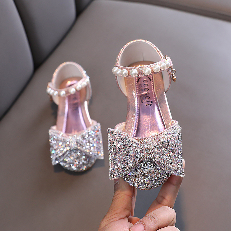 New girls' leather shoes with dresses Princess shoes Girls' sandals Pearl bow flat shoes are suitable for daily casual birthday school parties and banquets.