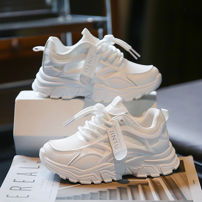 New girls' sports shoes are light, breathable, non-slip lace-up mesh soft-soled children's running shoes suitable for daily leisure sports and outdoor running training.