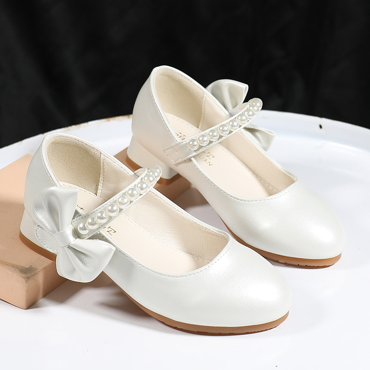 New girls' leather shoes with round heads and pearl bow princess shoes with dresses and high heels are suitable for daily casual birthday school parties and banquets.