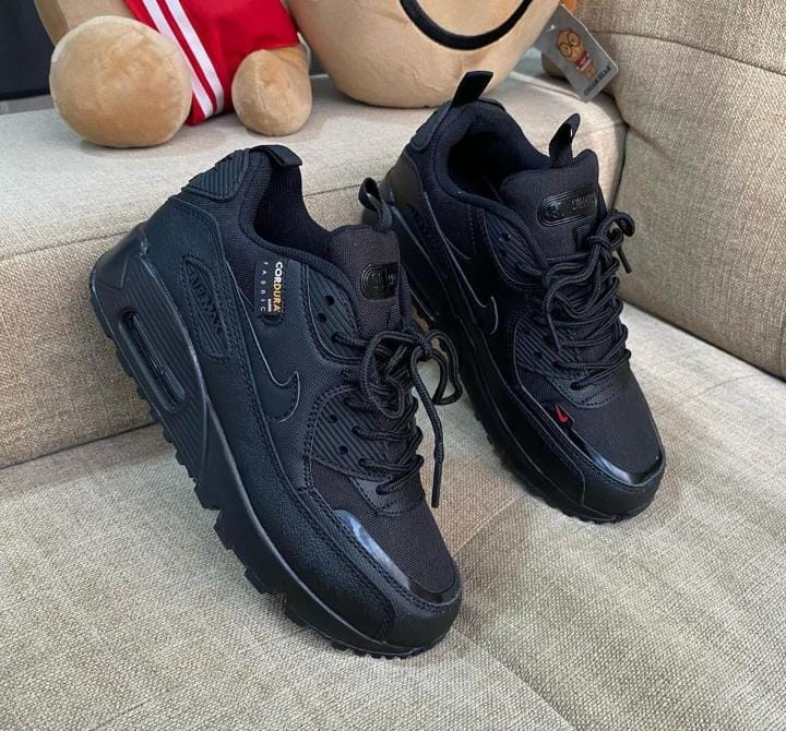 Men Air Cushion Sneakers Comfortable Running Shoes Lightweight Breathable Sport Shoes Durable Non Slip Sole Stylish Casual Athletic Footwear Sizes 40 to 45