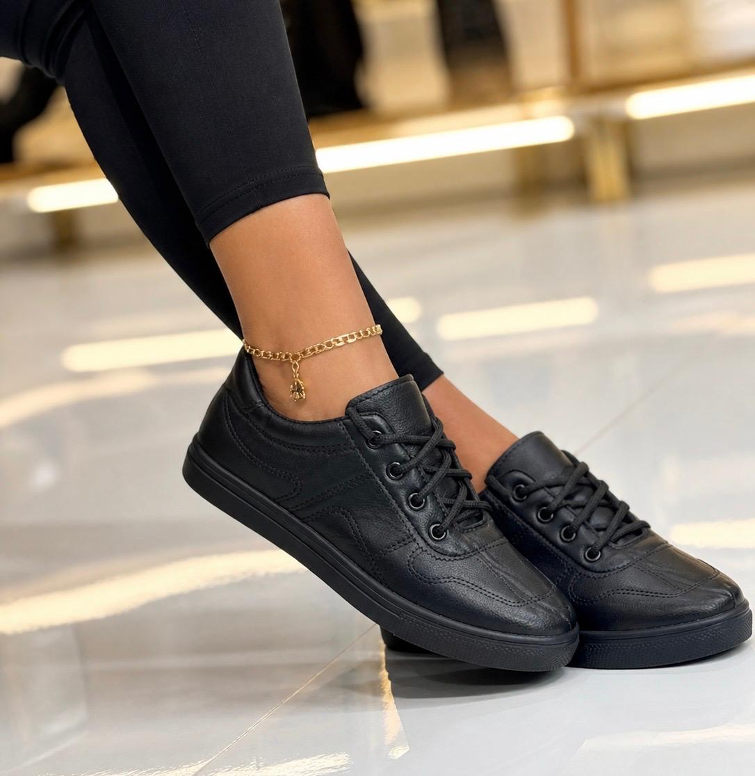 Ladies' "Wipe & Go" Premium Rubbers – Quality Guaranteed Sneakers