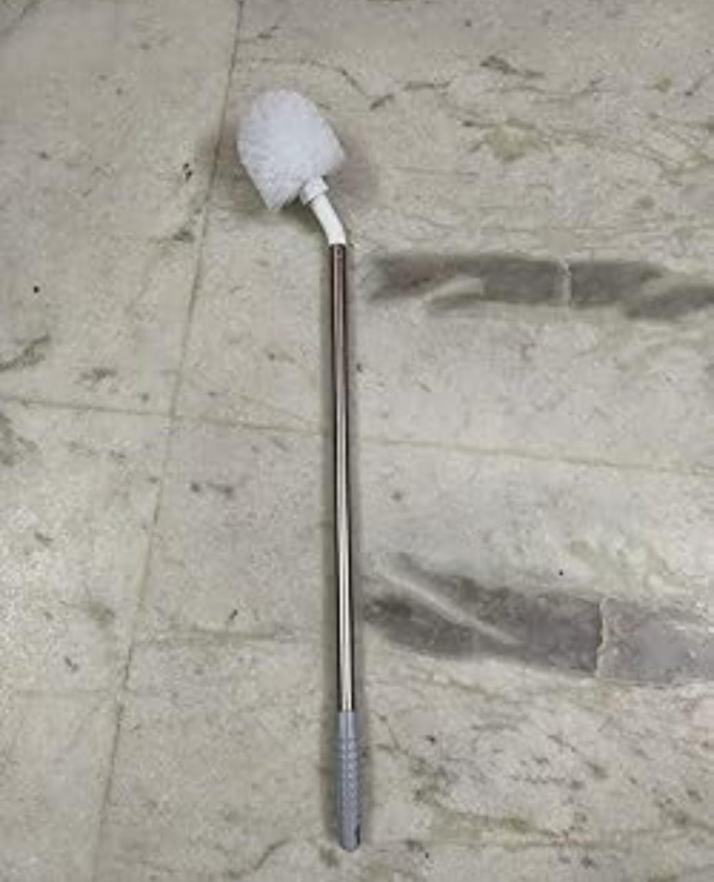 🧼 Bent Gallon Bottle Cleaning Brush – Deep Clean Made Easy!💧 Struggling to clean inside water gallons or bottles? This bent cleaning brush is your perfect solution for reaching deep and hidden cor