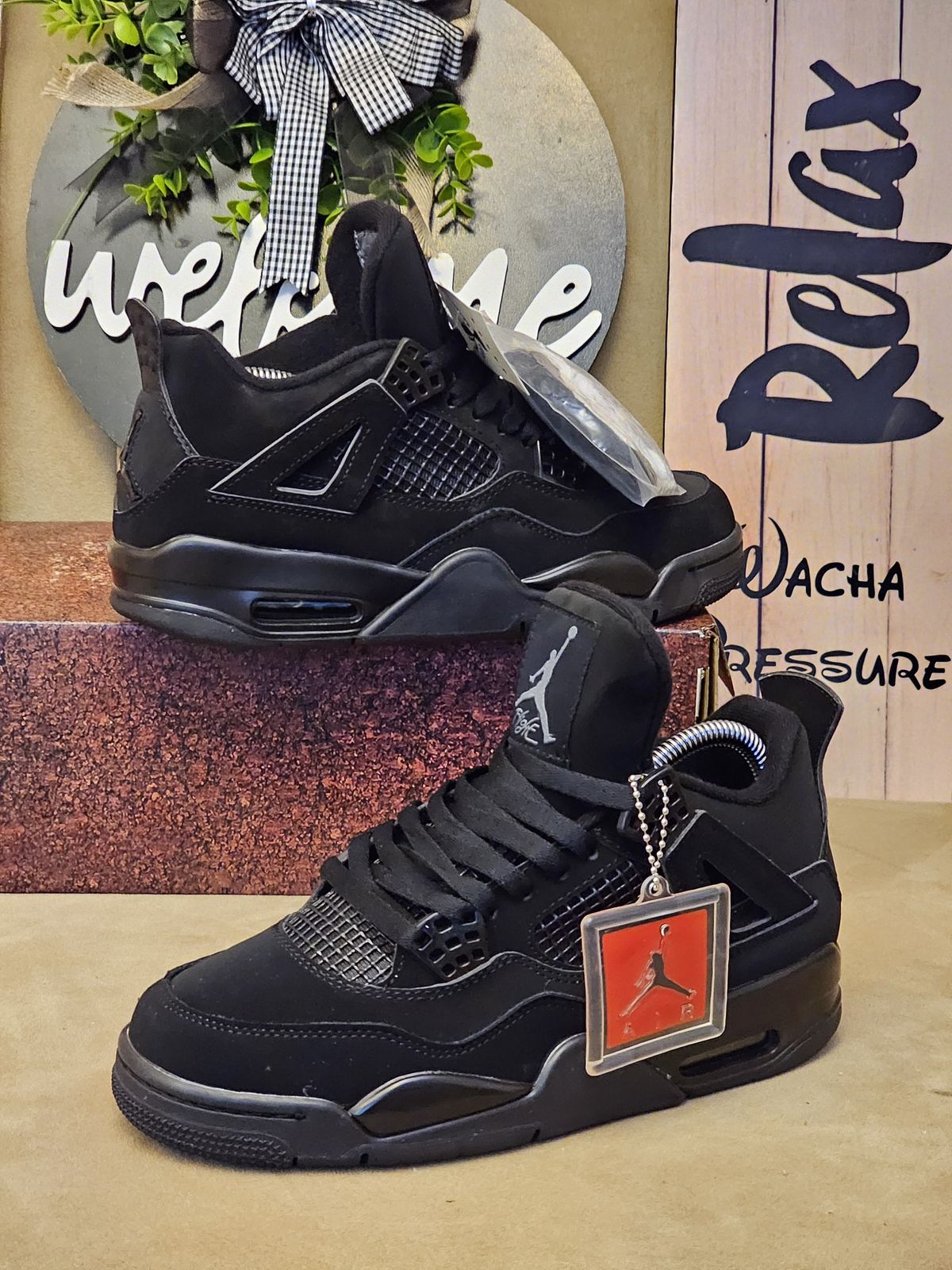 🔥👟 Air Jordan J4 Retro – Street Power & Style 👟🔥✨ Iconic Design, Ultimate Street Vibe Step up your sneaker game with the Air Jordan J4 Retro — a legendary design that blends performance,
