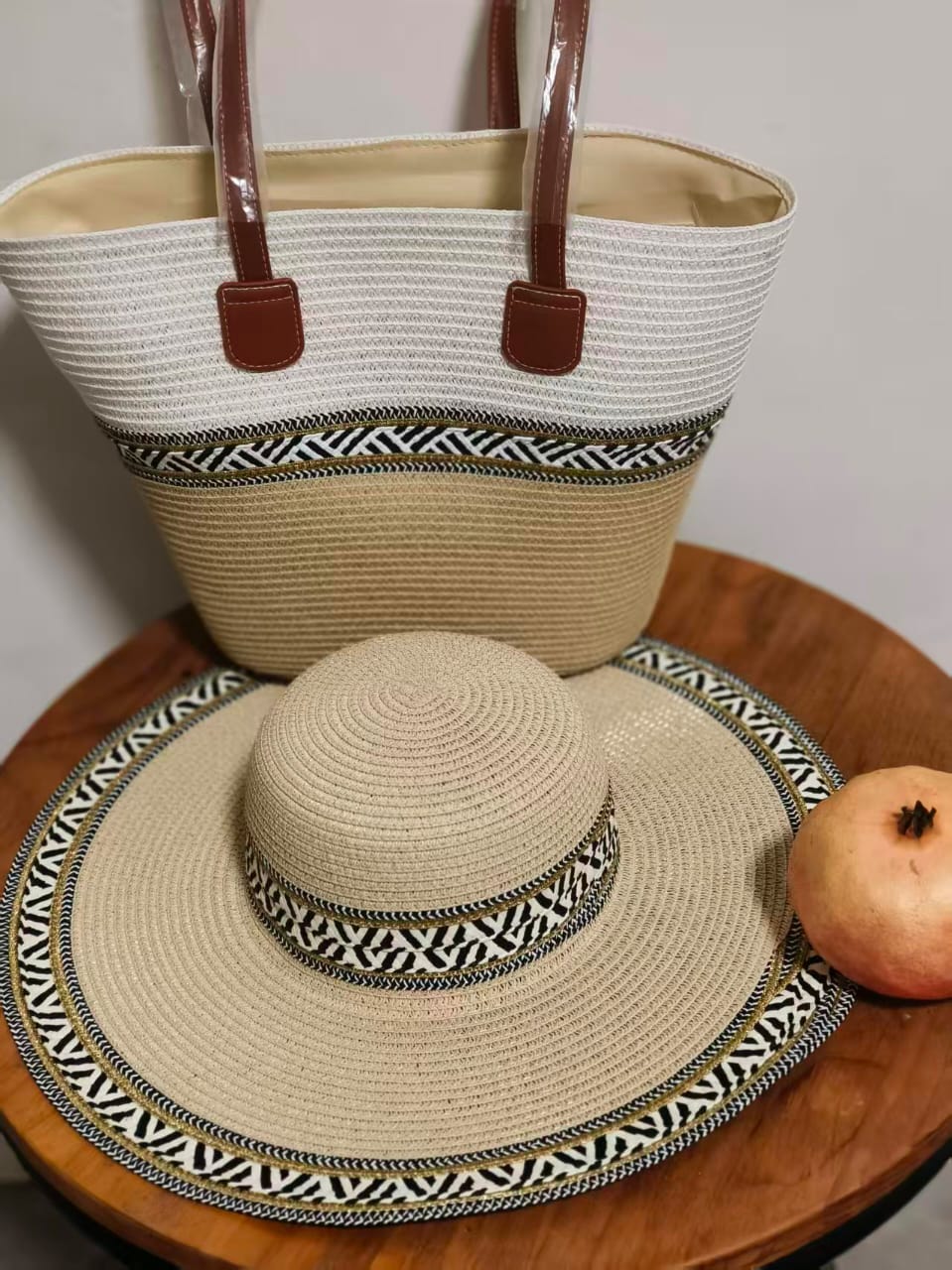 ✨ AFFORDABLE SUMMER VIBES – WOVEN TOTE BAGS WITH MATCHING HATS 👜👒✨STEP OUT IN STYLE WITH THESE BEAUTIFULLY CRAFTED WOVEN TOTE BAGS PAIRED WITH CHIC MATCHING HATS — THE PERFECT BLEND OF FASHION