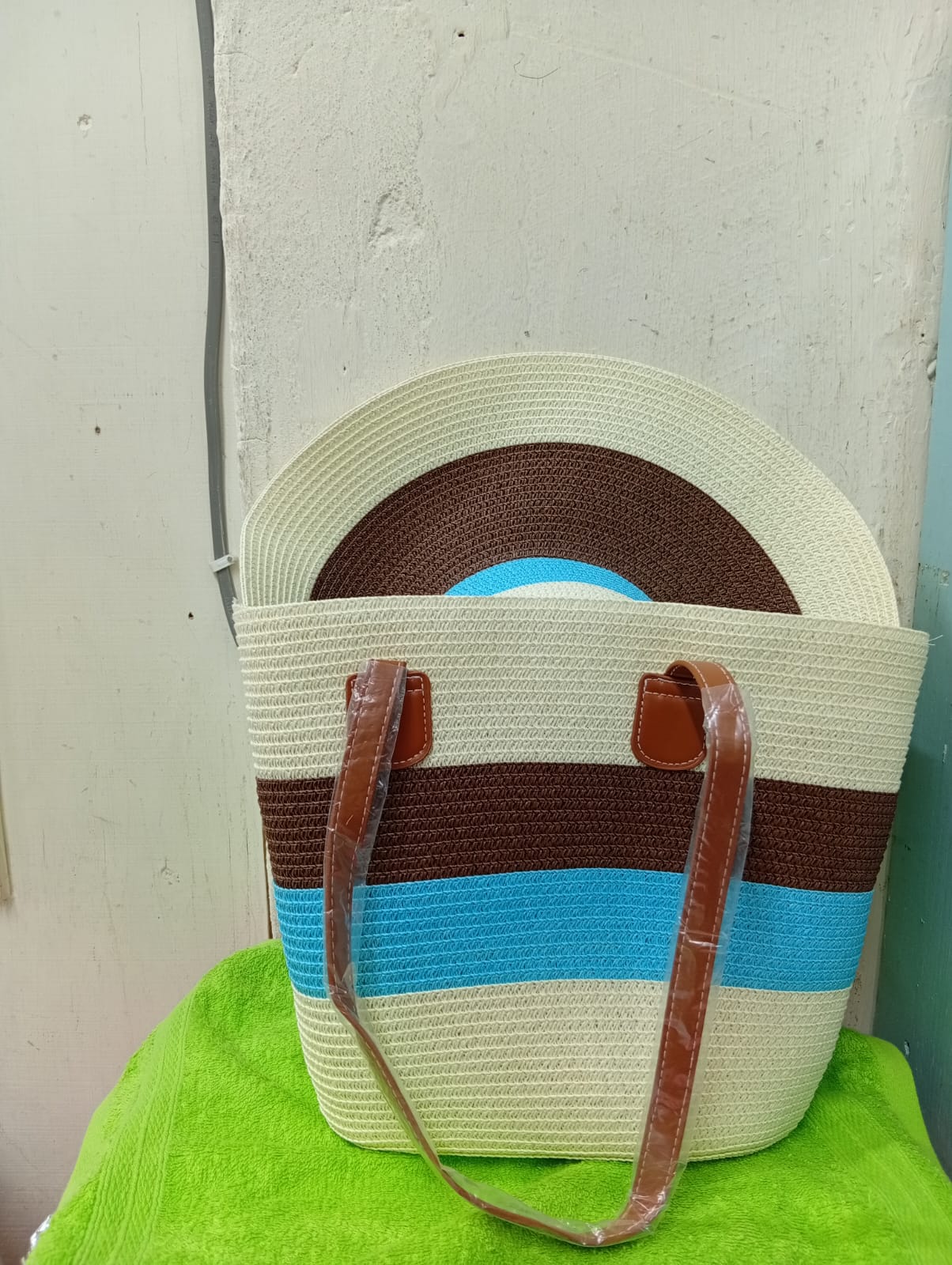 ✨ AFFORDABLE SUMMER VIBES – WOVEN TOTE BAGS WITH MATCHING HATS 👜👒✨STEP OUT IN STYLE WITH THESE BEAUTIFULLY CRAFTED WOVEN TOTE BAGS PAIRED WITH CHIC MATCHING HATS — THE PERFECT BLEND OF FASHION