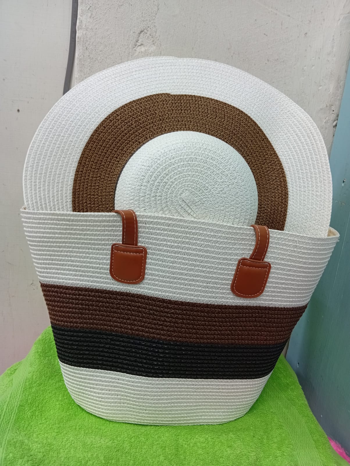 ✨ AFFORDABLE SUMMER VIBES – WOVEN TOTE BAGS WITH MATCHING HATS 👜👒✨STEP OUT IN STYLE WITH THESE BEAUTIFULLY CRAFTED WOVEN TOTE BAGS PAIRED WITH CHIC MATCHING HATS — THE PERFECT BLEND OF FASHION