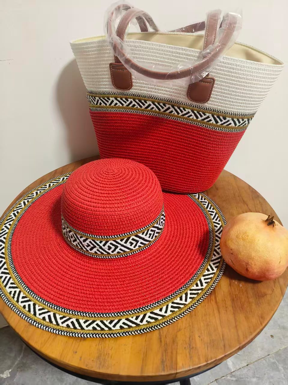 ✨ AFFORDABLE SUMMER VIBES – WOVEN TOTE BAGS WITH MATCHING HATS 👜👒✨STEP OUT IN STYLE WITH THESE BEAUTIFULLY CRAFTED WOVEN TOTE BAGS PAIRED WITH CHIC MATCHING HATS — THE PERFECT BLEND OF FASHION