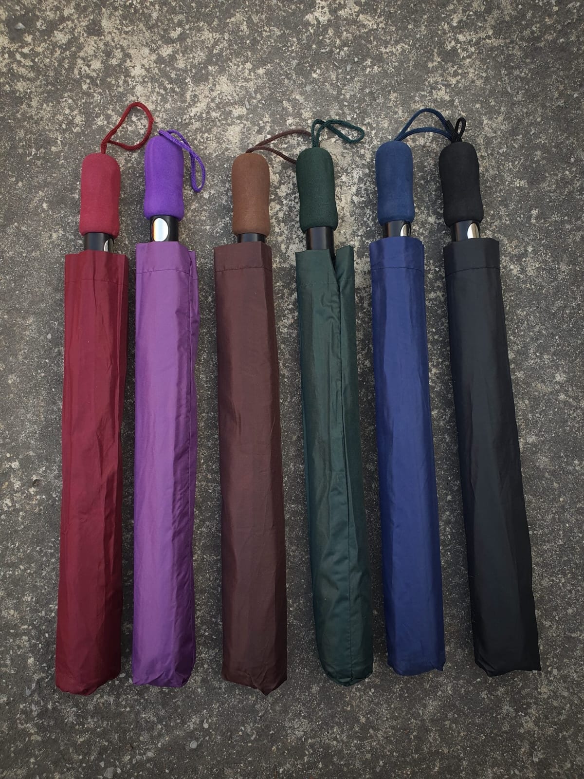 Large adult Umbrella With Carrying Strap Sponge umbrella Jumbo 2 Fold umbrella big size 120cm when fully open automatic open,manual close Plain
