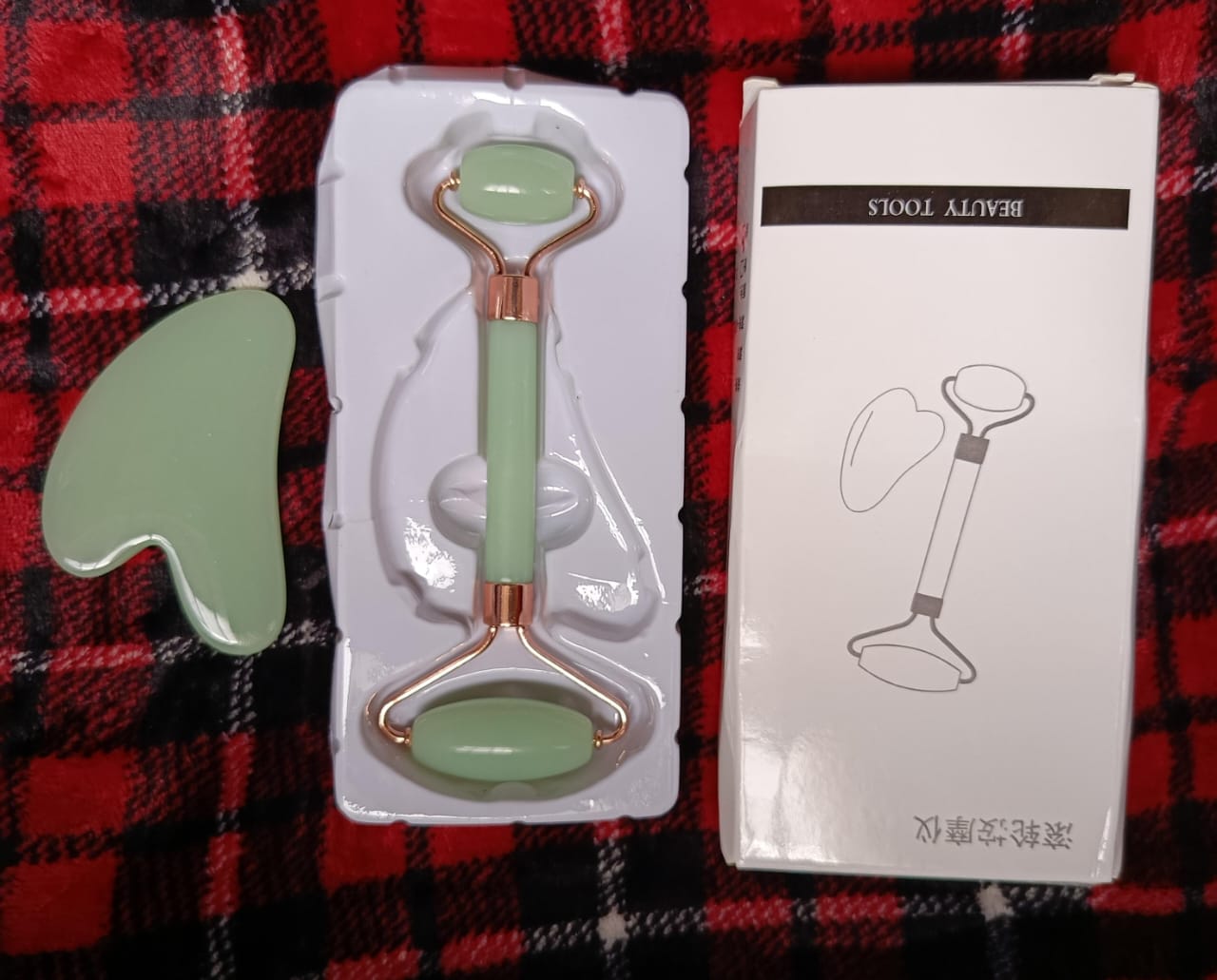 Jade Roller & Gua Sha Set – Facial Massage Beauty Tools with Rose Gold Accents