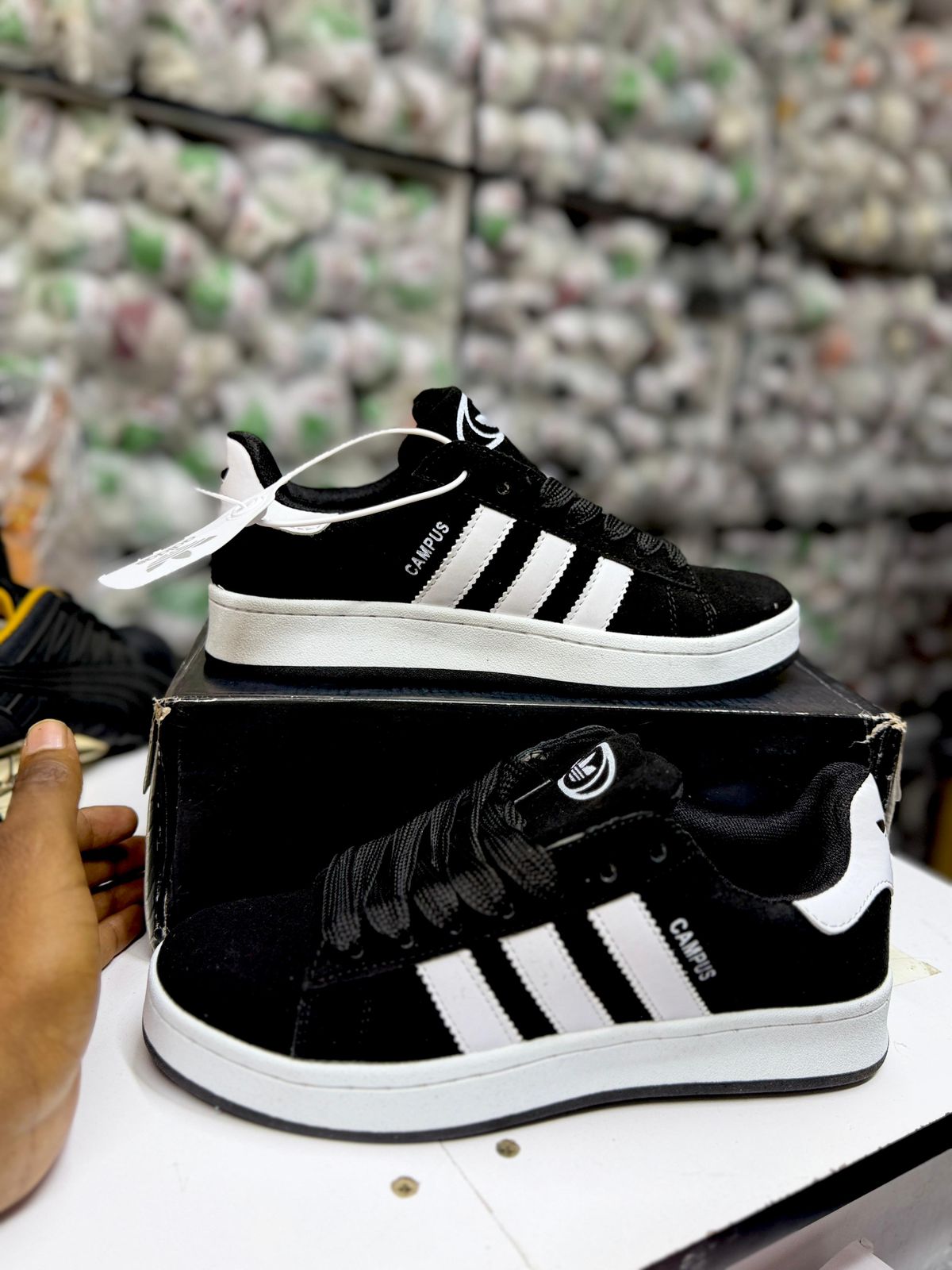 👟🔥 Classic Casual Unisex Campus Sneakers – Stylish, Comfortable & Everyday Ready 🔥👟🌟 Step Out in Style & Comfort 👟 Modern Classic Design Trendy sneaker look with clean stripes and a sleek finish
