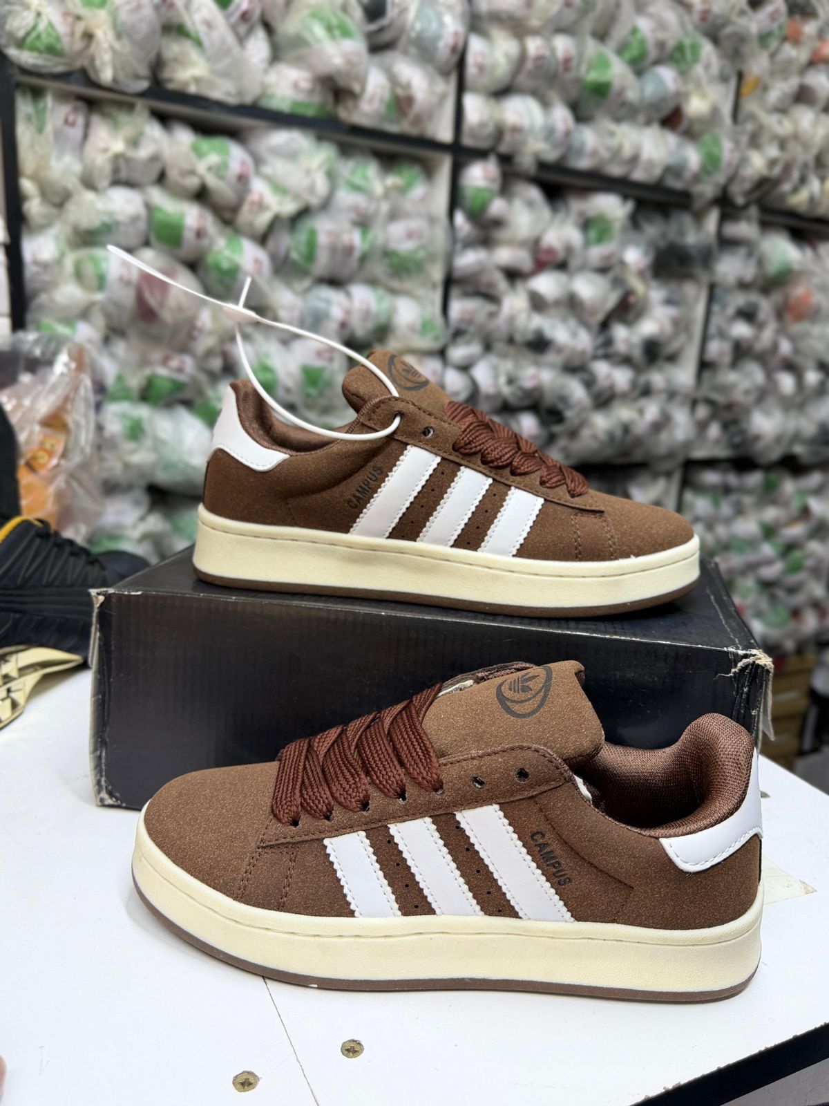👟🔥 Classic Casual Unisex Campus Sneakers – Stylish, Comfortable & Everyday Ready 🔥👟🌟 Step Out in Style & Comfort 👟 Modern Classic Design Trendy sneaker look with clean stripes and a sleek finish