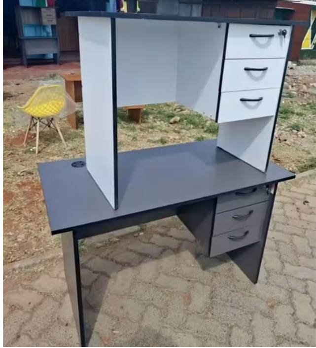 Office Desk 1 Metre White 3 Drawers 1 Key Lock Durable Comfortable For Home Office White