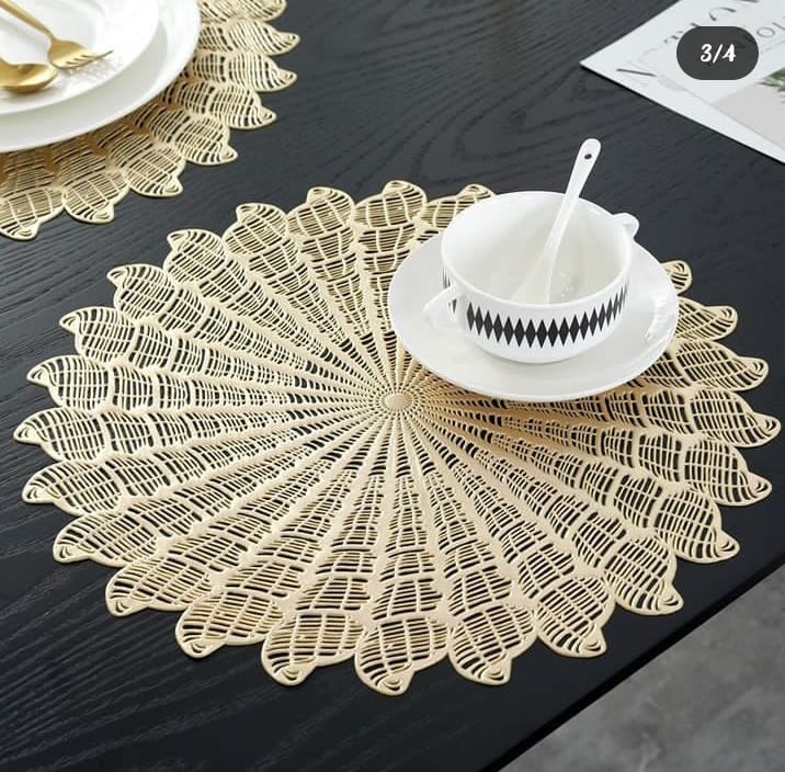 TABLE MATS, 6PCS SET, MADE OF PVC, WATER AND OIL PROOF, EASY TO CLEAN BY WIPING, ELEVATE YOUR DINING AREA WITH ITS FANCY GOLD AND SILVER. each pattern is in both silver and gold.