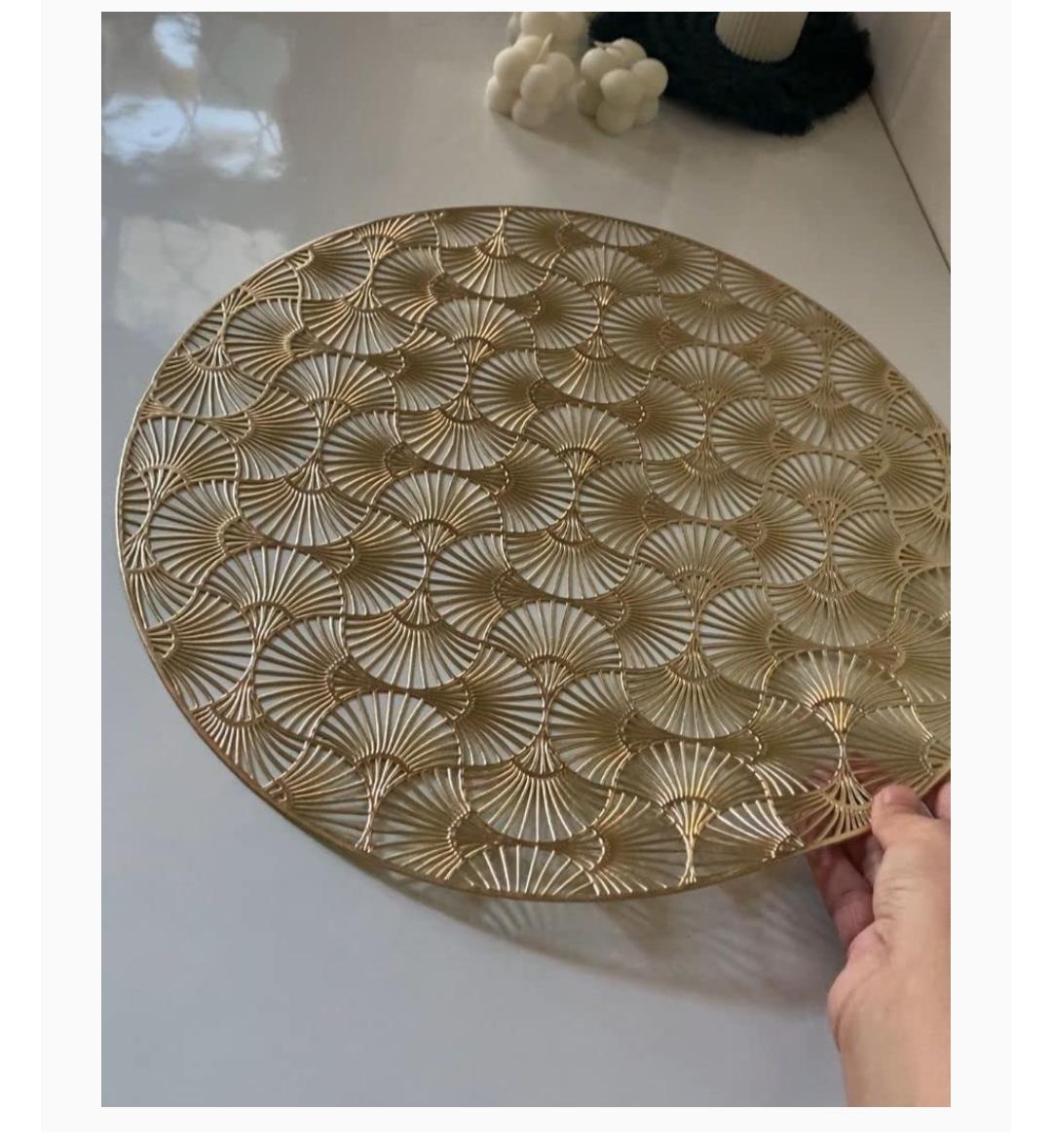 TABLE MATS, 6PCS SET, MADE OF PVC, WATER AND OIL PROOF, EASY TO CLEAN BY WIPING, ELEVATE YOUR DINING AREA WITH ITS FANCY GOLD AND SILVER. each pattern is in both silver and gold.