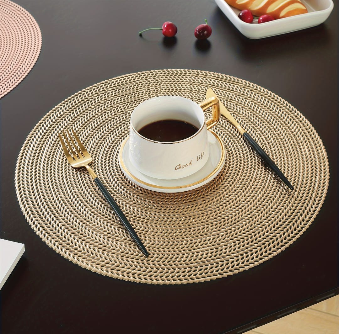 TABLE MATS, 6PCS SET, MADE OF PVC, WATER AND OIL PROOF, EASY TO CLEAN BY WIPING, ELEVATE YOUR DINING AREA WITH ITS FANCY GOLD AND SILVER. each pattern is in both silver and gold.