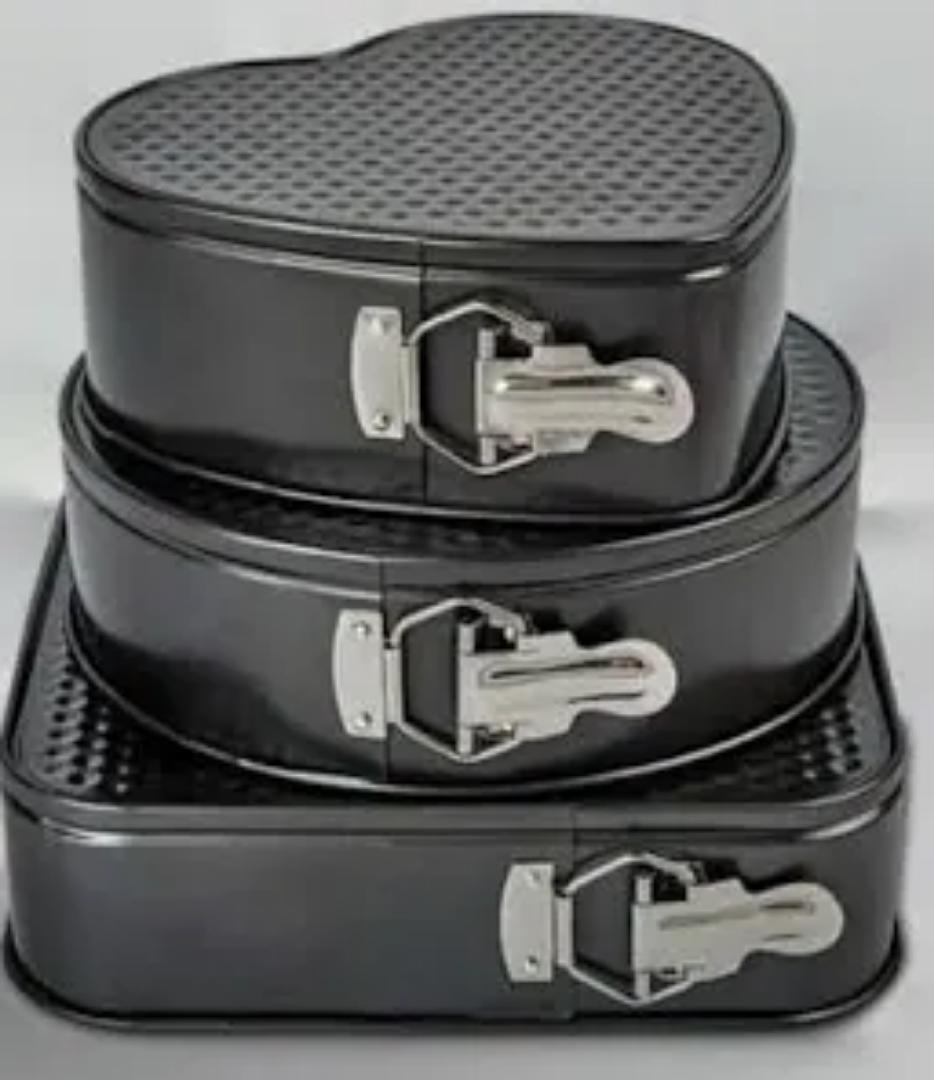 3-Piece Nonstick Baking Mould Set – Round Cake Tin, Rectangular Baking Pan & Heart-Shaped Cake Mould for Baking Cakes, Brownies, Bread, Desserts and Pastries