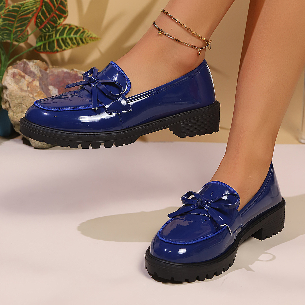 Plus Size Cross-border British Style Loafers Women Glossy Low Heel Bow Casual Flat Shoes