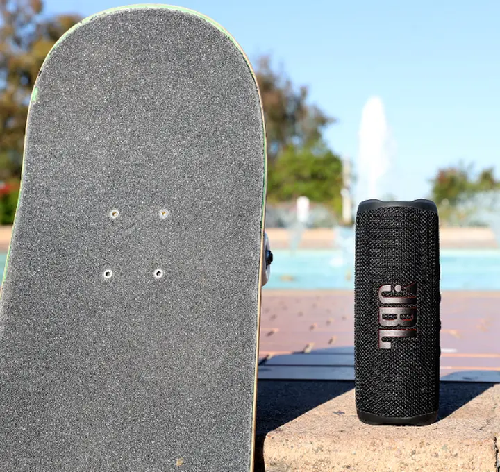 JBL Flip 6 Portable Bluetooth Speaker Powerful Sound And Deep Bass IPX7 Waterproof 12 Hours of Playtime