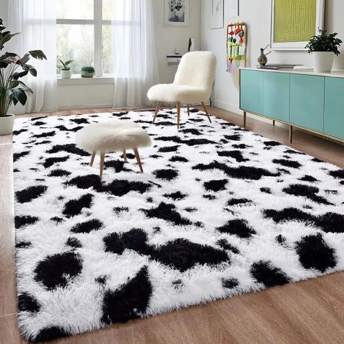 Fluffy Carpets 5*8 black & white Patched