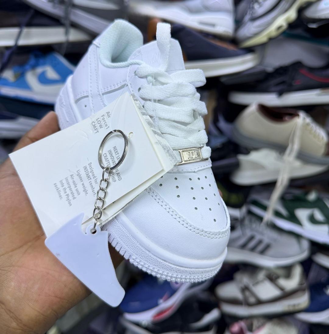 🔥 KIDS Air Force 1 Customized
White, with a fashionable, Classy fit. Best shop for Jordans, Airforce, KIDS SNEAKERS. KIDS Airfoce 1 customized, KIDS JORDAN, KIDS SHOES