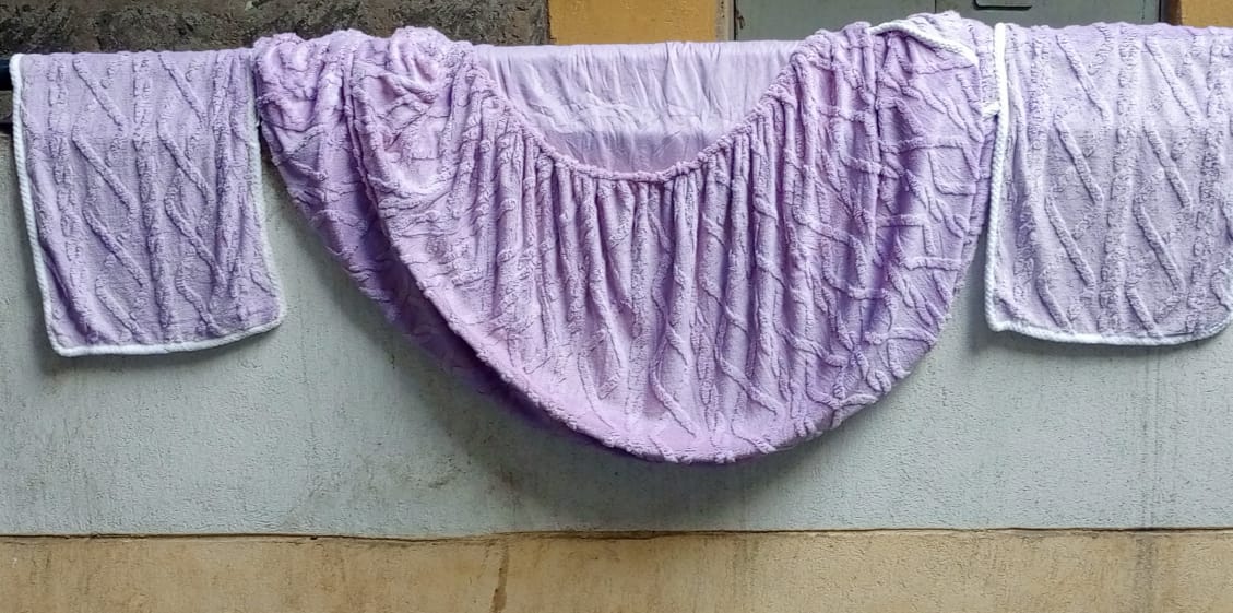 FLEECE. Jacquard Sherpa Fleece Blanket with Embossed pattern, Fitted all round. 2pcs pillow cases 6*7.