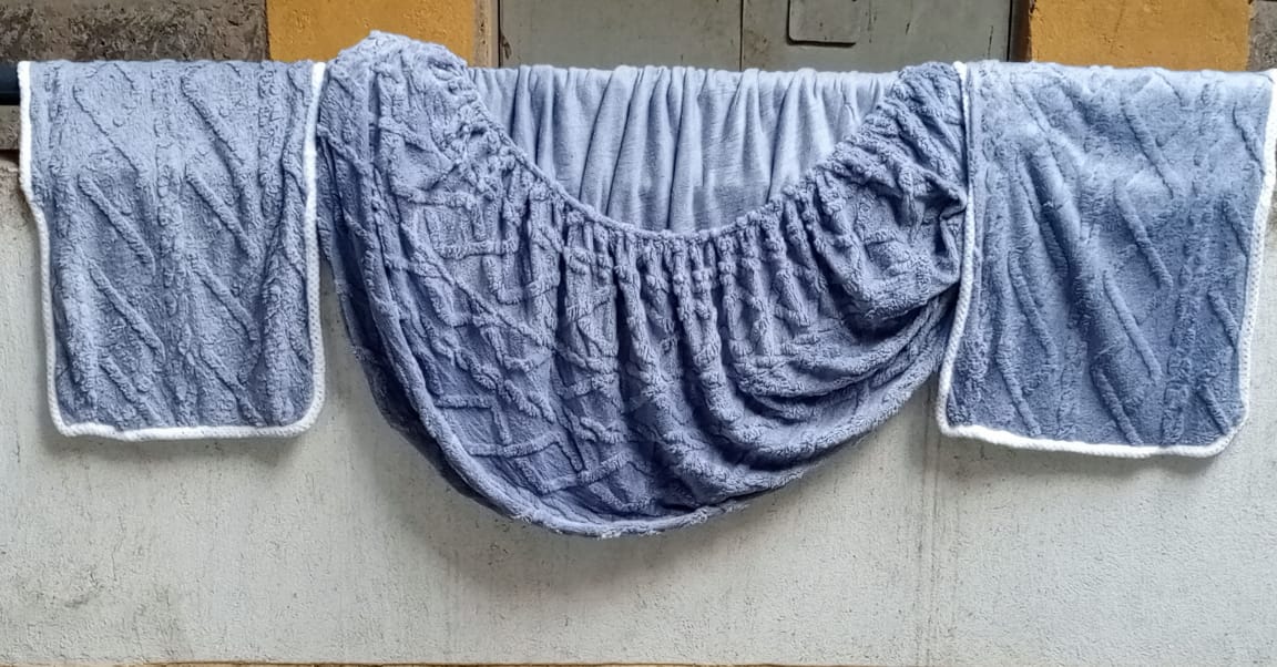 FLEECE. Jacquard Sherpa Fleece Blanket with Embossed pattern, Fitted all round. 2pcs pillow cases 6*7.