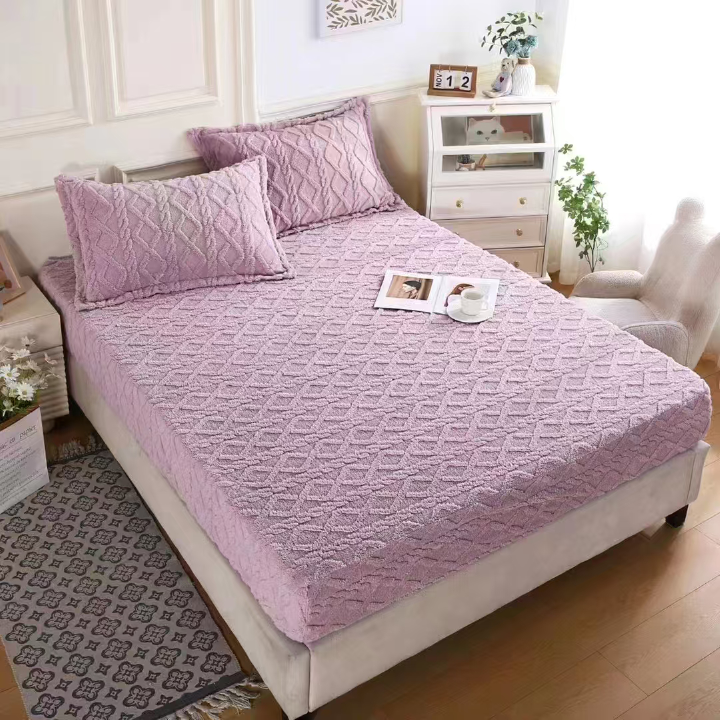 FLEECE. Jacquard Sherpa Fleece Blanket with Embossed pattern, Fitted all round. 2pcs pillow cases 6*7.