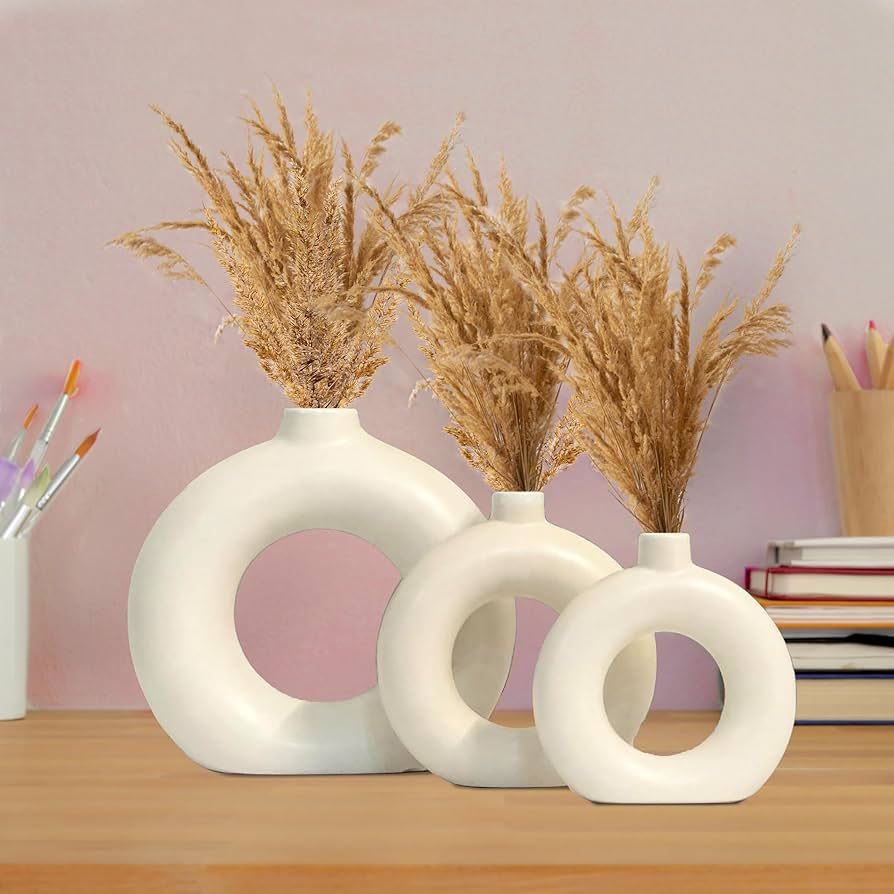 Black an white Plastic Donut Vase Set of 3 – Modern Minimalist Hollow Round for Living Room, Office & Home DécorPerfect for displaying fresh flowers, dried blooms, or standing alone as statement décor