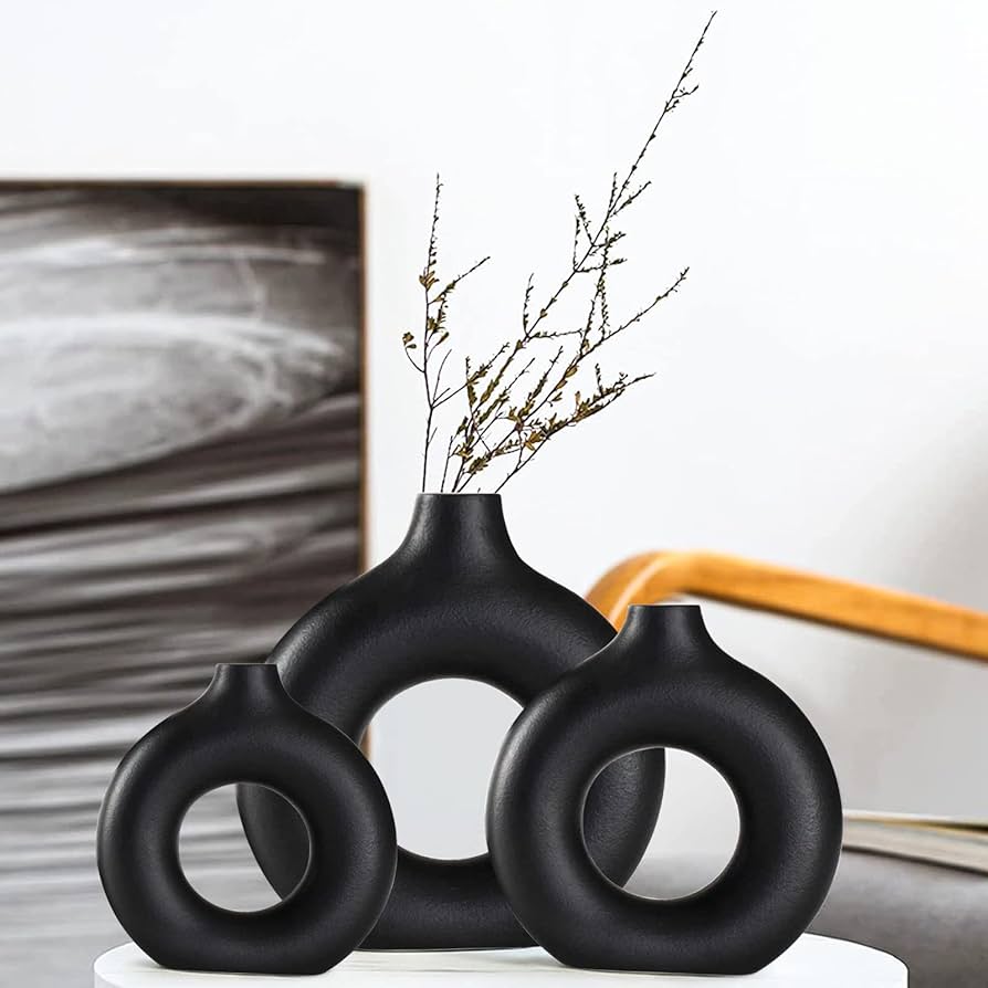 Black an white Plastic Donut Vase Set of 3 – Modern Minimalist Hollow Round for Living Room, Office & Home DécorPerfect for displaying fresh flowers, dried blooms, or standing alone as statement décor