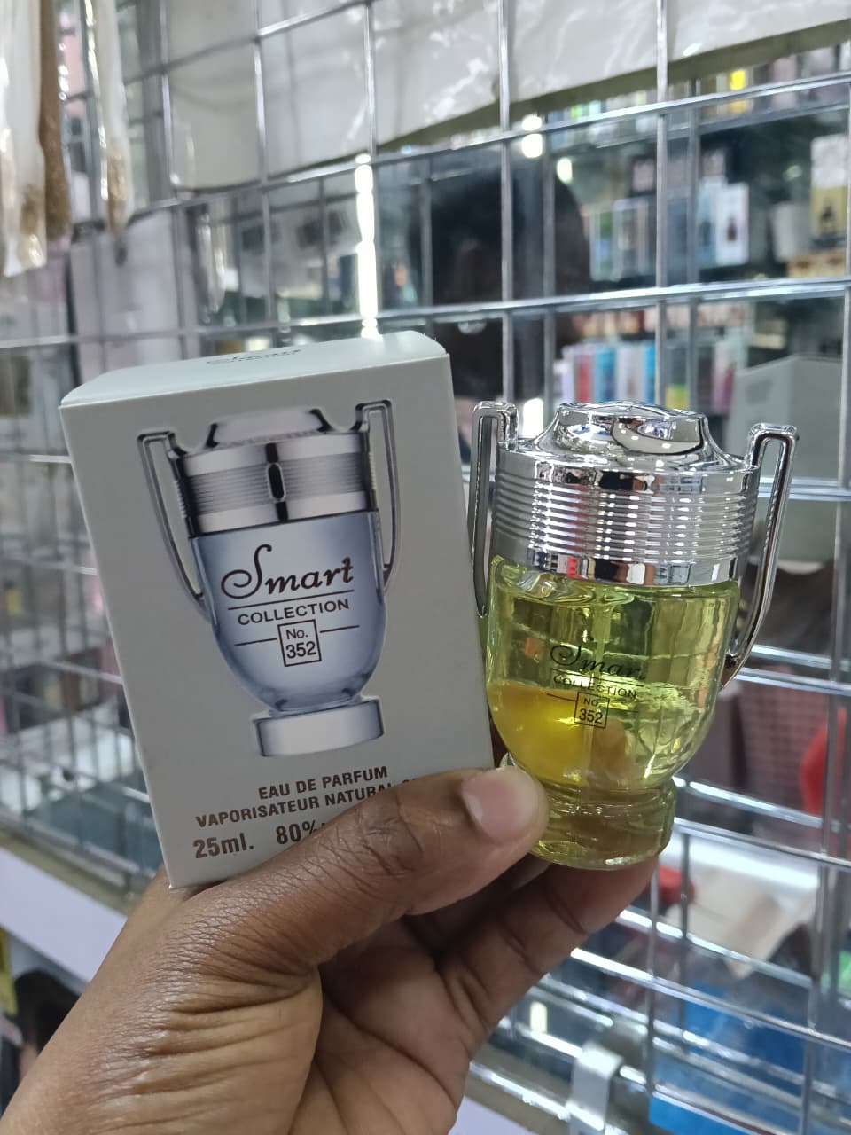 Smart Collection No. 352 (Invictus) Eau De Parfum For Men – 25ml