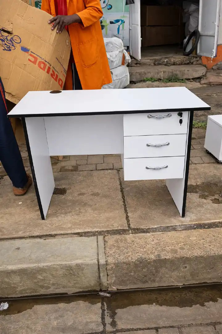1.2M Office Desk with 3 Storage Drawers, Computer & Workstation Study Table, Durable Home Office Writing Desk with Spacious Top, Modern Compact Design for Laptop, Study, and Office Use