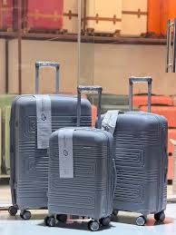 Unbreakable Rubber Suitcase – Durable Single-Piece Travel Luggage with Shock-Resistant Body, Smooth Wheels and Strong Pull Handle for Long-Lasting Safe Travel in Big, Medium, Small and Smallest Sizes