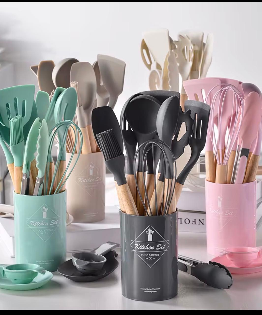🏷️ DISCOUNT SALE 🏷️ - A 12 pcs Silicone spoon set Black pink grey red at affordable price and of very high quality