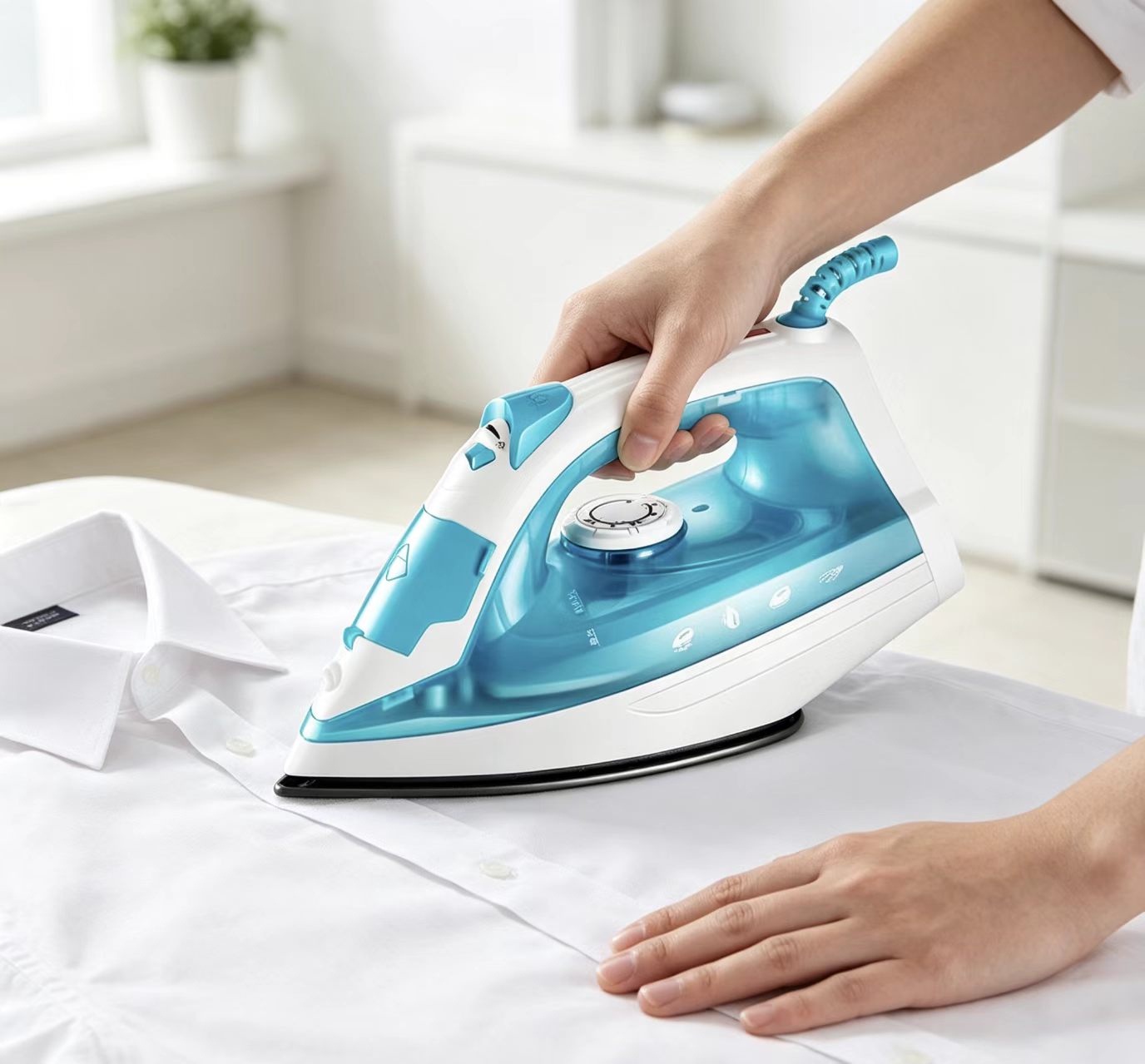 Decakila Steam Iron High Quality 1200W Automatic Steam Iron Electric Iron with Nonstick Soleplate for Household & Hotel Use Travel Iron
