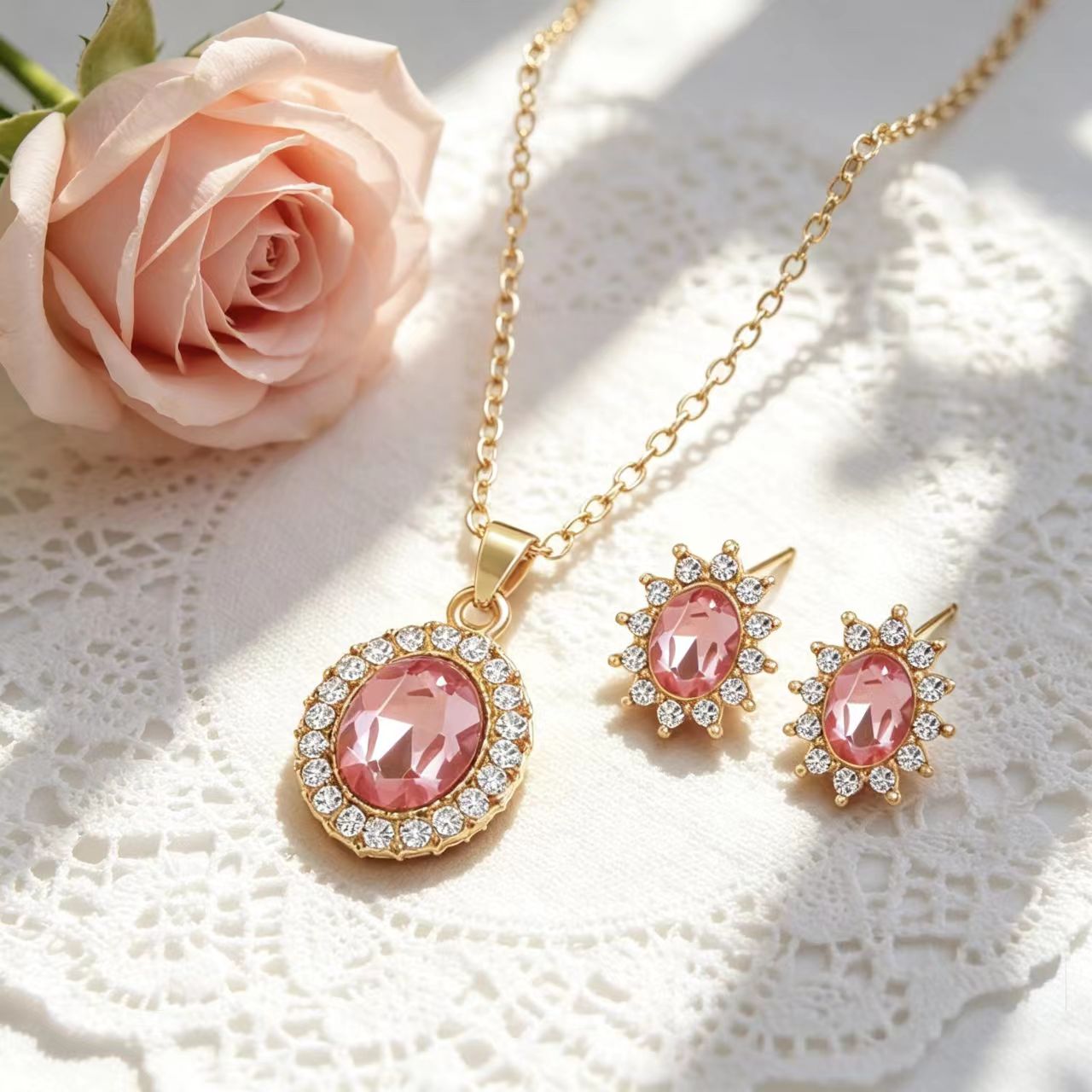 3PCS Women's  Sun Crown Pink Oval Cut Crystal Jewelry Set Gold Plated Halo Design Pink Diamond Pendant Necklace And Matching Stud Earrings For Women Bridal Wedding Party Prom And Daily Wear