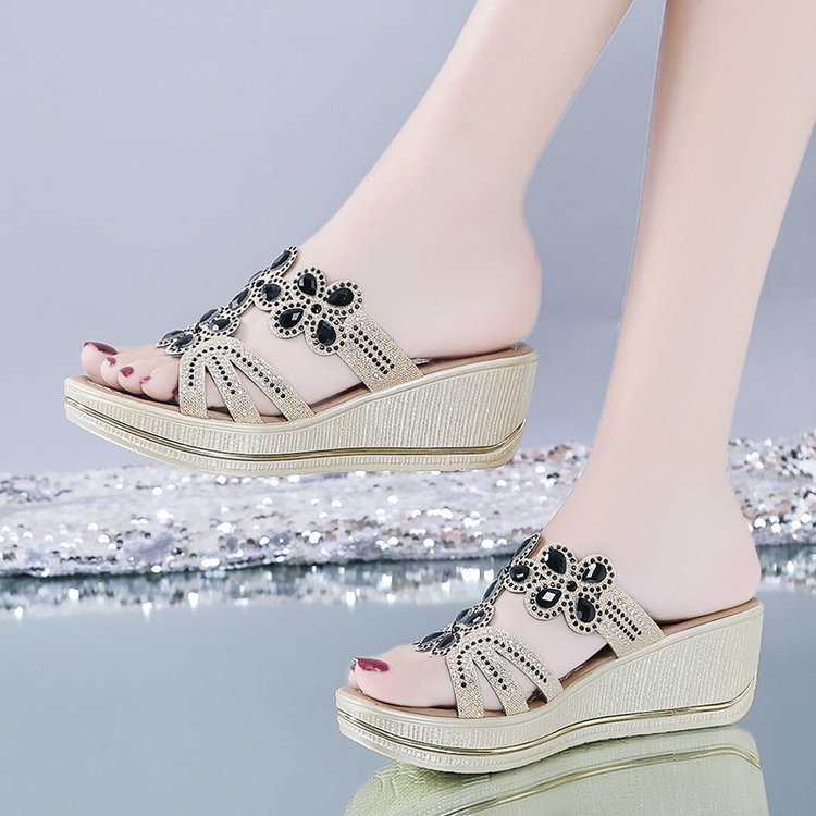 Fashionable Bohemian wedge heel sandals, open-toe breathable casual thick-soled women's shoes, sparkling diamond slippers, open shoes.