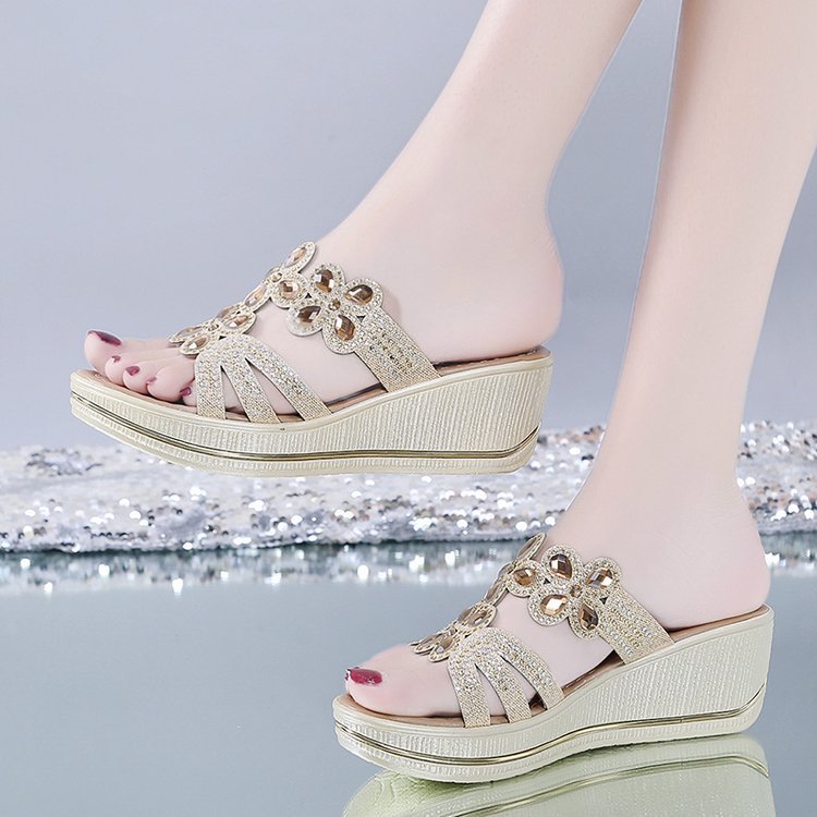 Fashionable Bohemian wedge heel sandals, open-toe breathable casual thick-soled women's shoes, sparkling diamond slippers, open shoes.