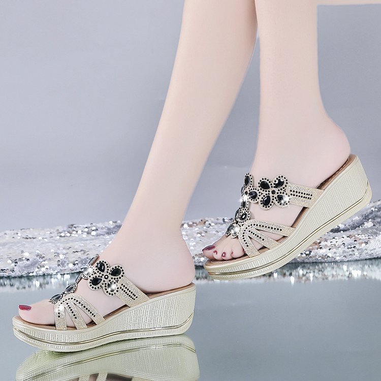 Fashionable Bohemian wedge heel sandals, open-toe breathable casual thick-soled women's shoes, sparkling diamond slippers, open shoes.
