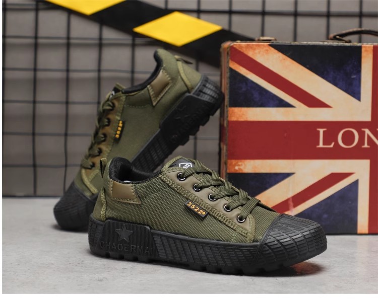 Large-sized men's sneakers, anti-slip and wear-resistant work shoes, low-top canvas shoes, breathable and odor-resistant rubber shoes, fashionable men's shoes, outdoor sneakers, and hiking shoes.
