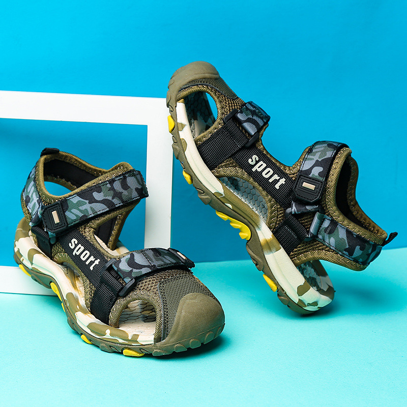 Children's Baotou sandals, sports and casual anti-kick boys' sandals, beach shoes for older children, open shoes.